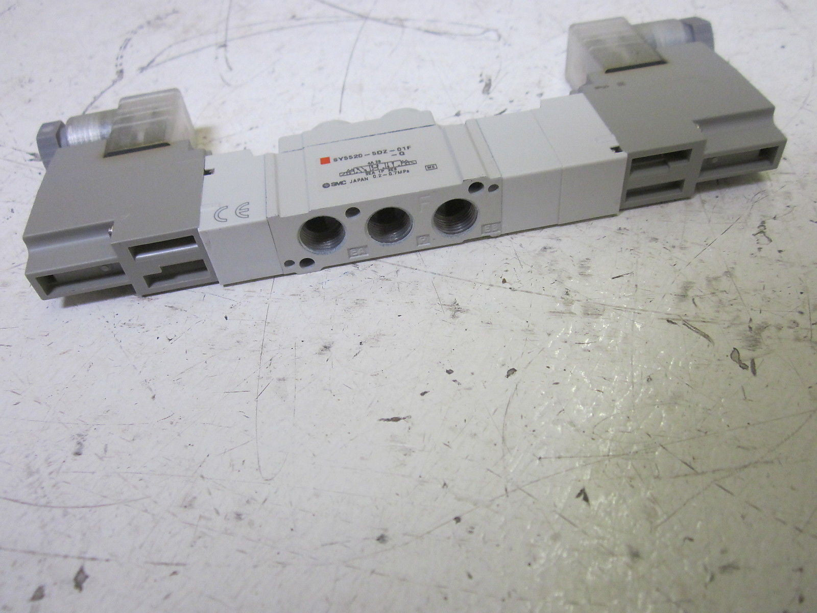 SMC SY5520-5DZ-01F-Q SOLENOID VALVE 24V *NEW IN A BAG*