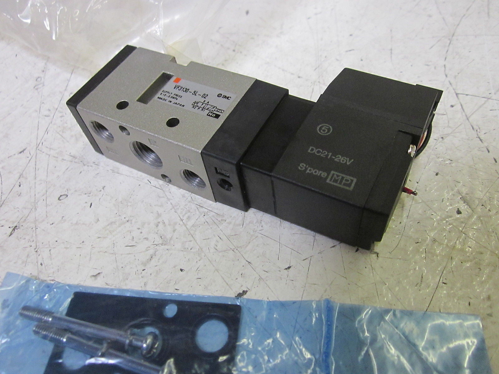 SMC VF3130-5L-02 VALVE *NEW NO BOX*