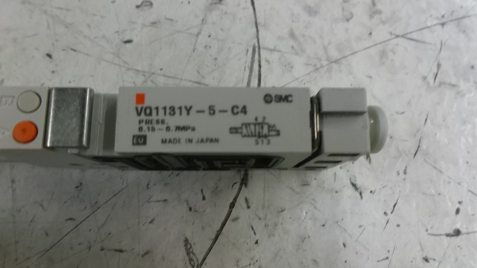 SMC VQ1131Y-5-C4 VALVE (AS PICTURED) *NEW NO BOX*