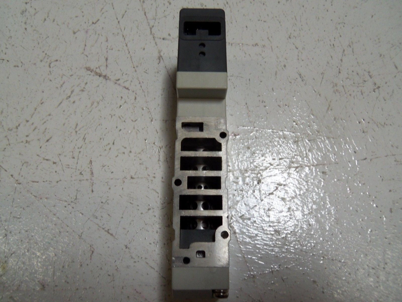 SMC VQ4100-5B SOLENOID VALVE *USED*