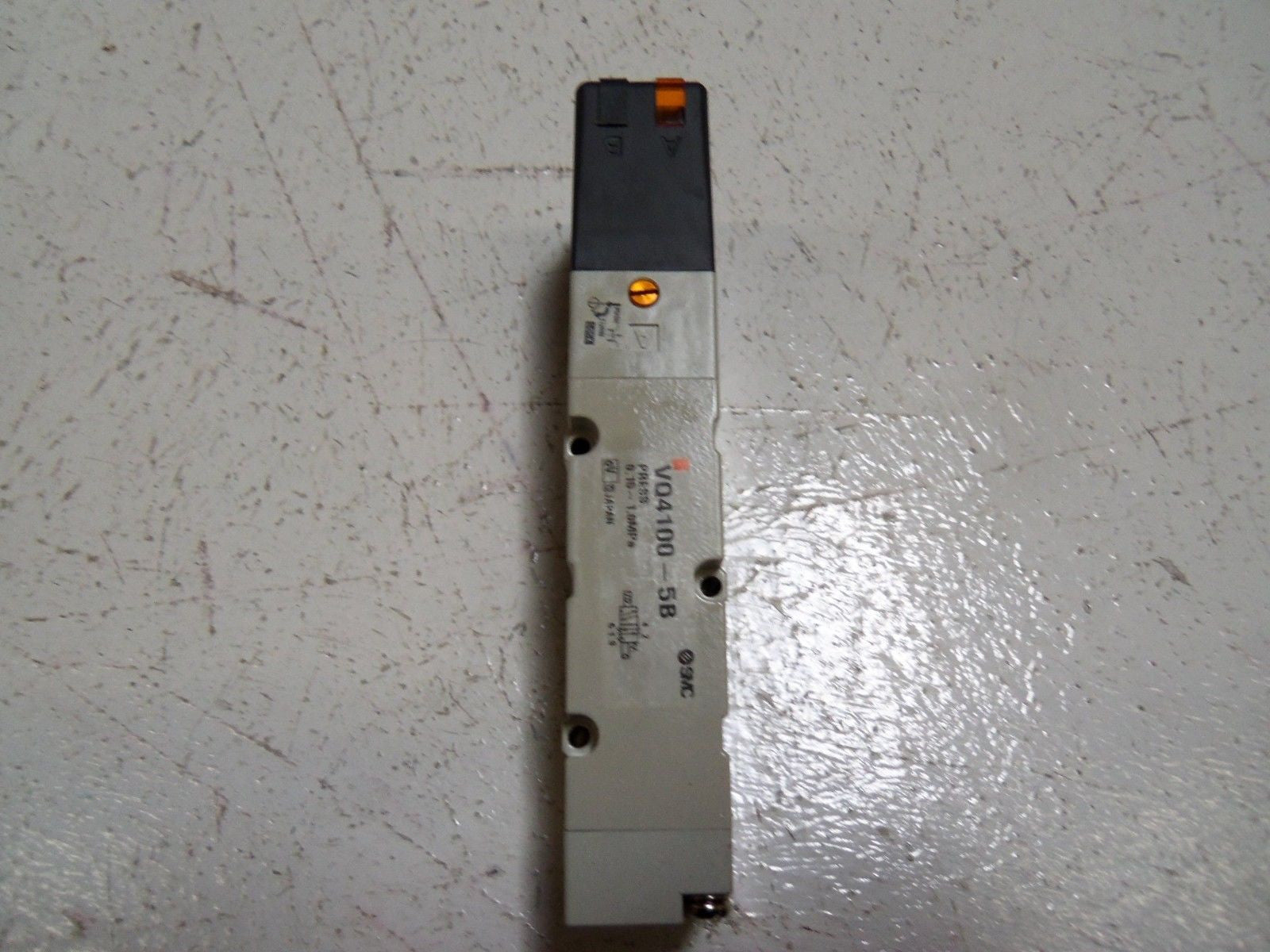 SMC VQ4100-5B SOLENOID VALVE *USED*