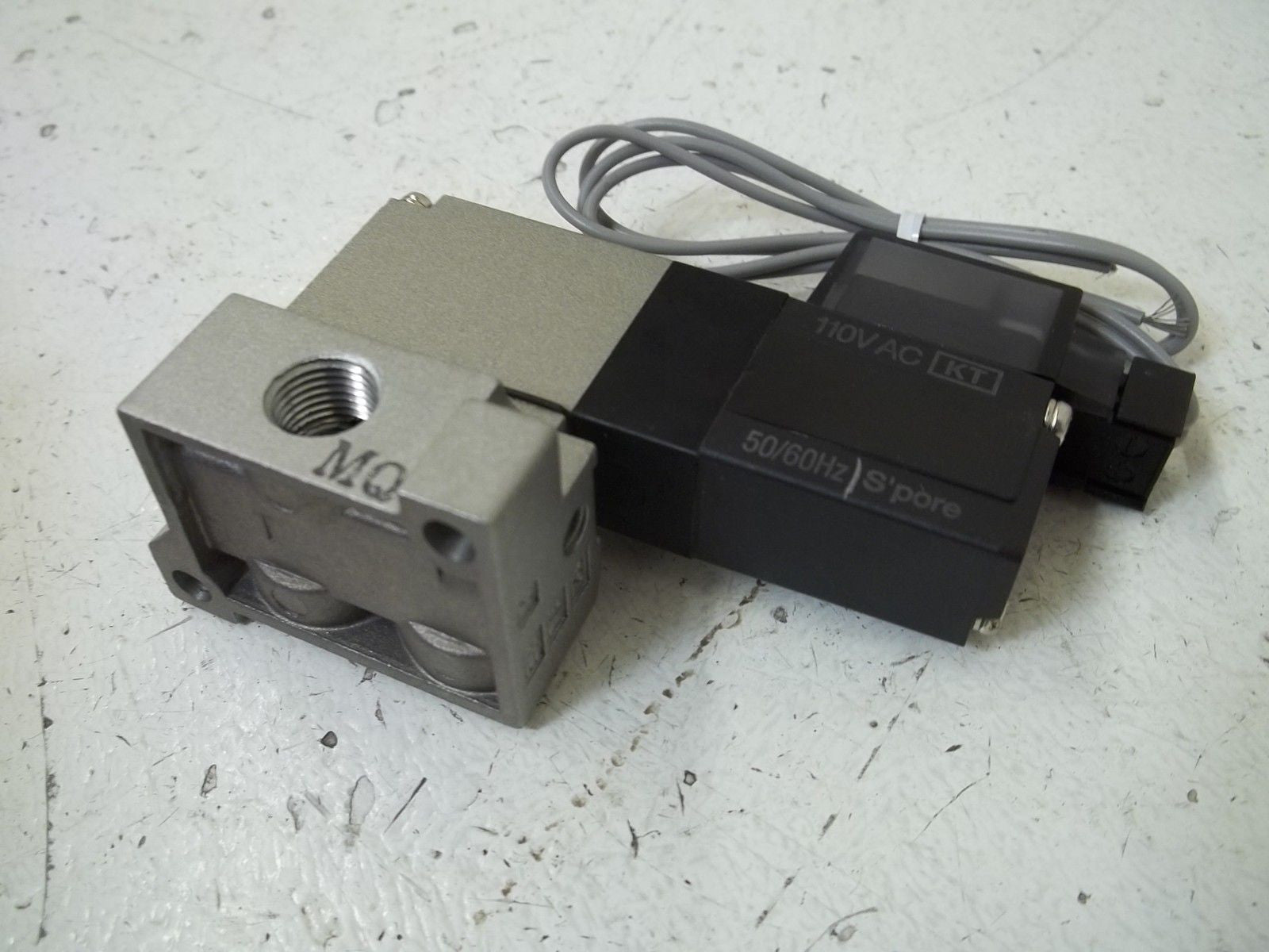 SMC VZ225 PNEUMATIC VALVE *NEW NO BOX*