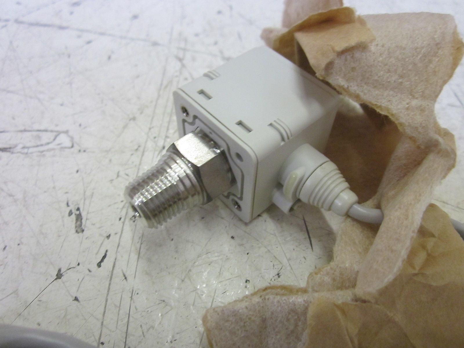 SMC ZSE50F-02-22L-E VACUUM SWITCH *NEW IN BOX*