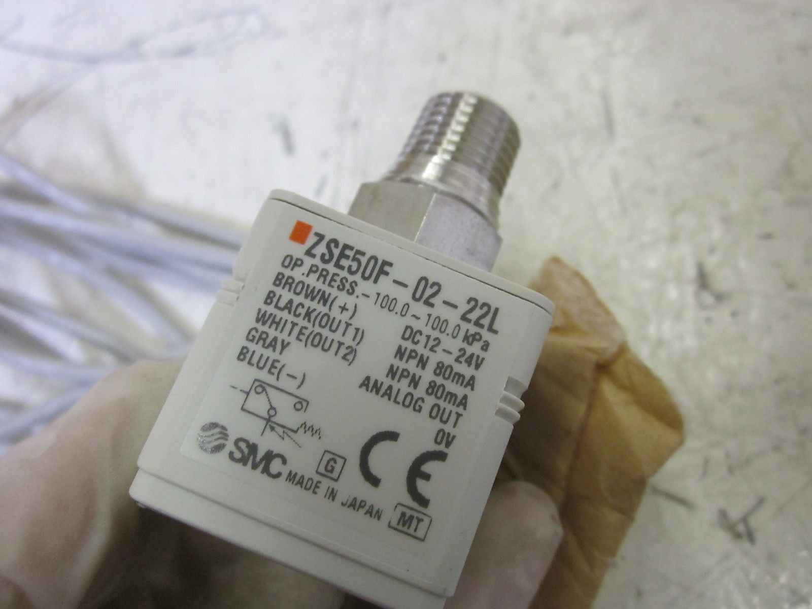 SMC ZSE50F-02-22L-E VACUUM SWITCH *NEW IN BOX*