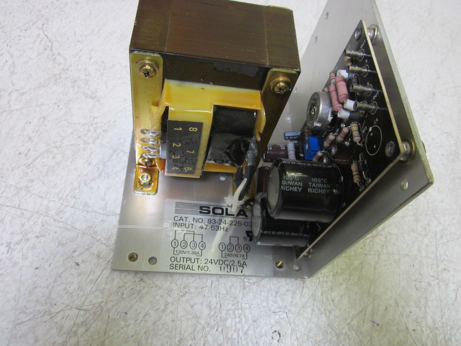 SOLA 83-24-225-03 DC POWER SUPPLY 24VDC *USED*