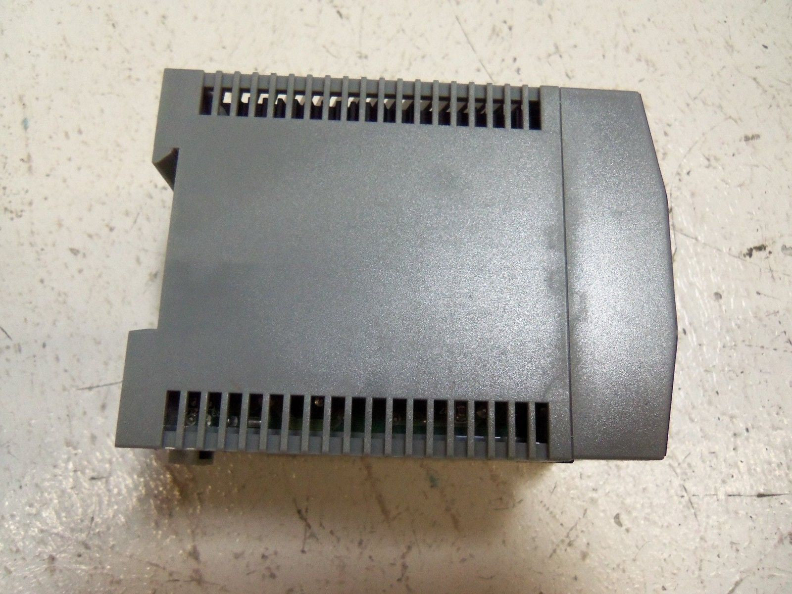 SOLA/HEVI-DUTY SDP 4-24-100LT POWER SUPPLY *NEW IN BOX*
