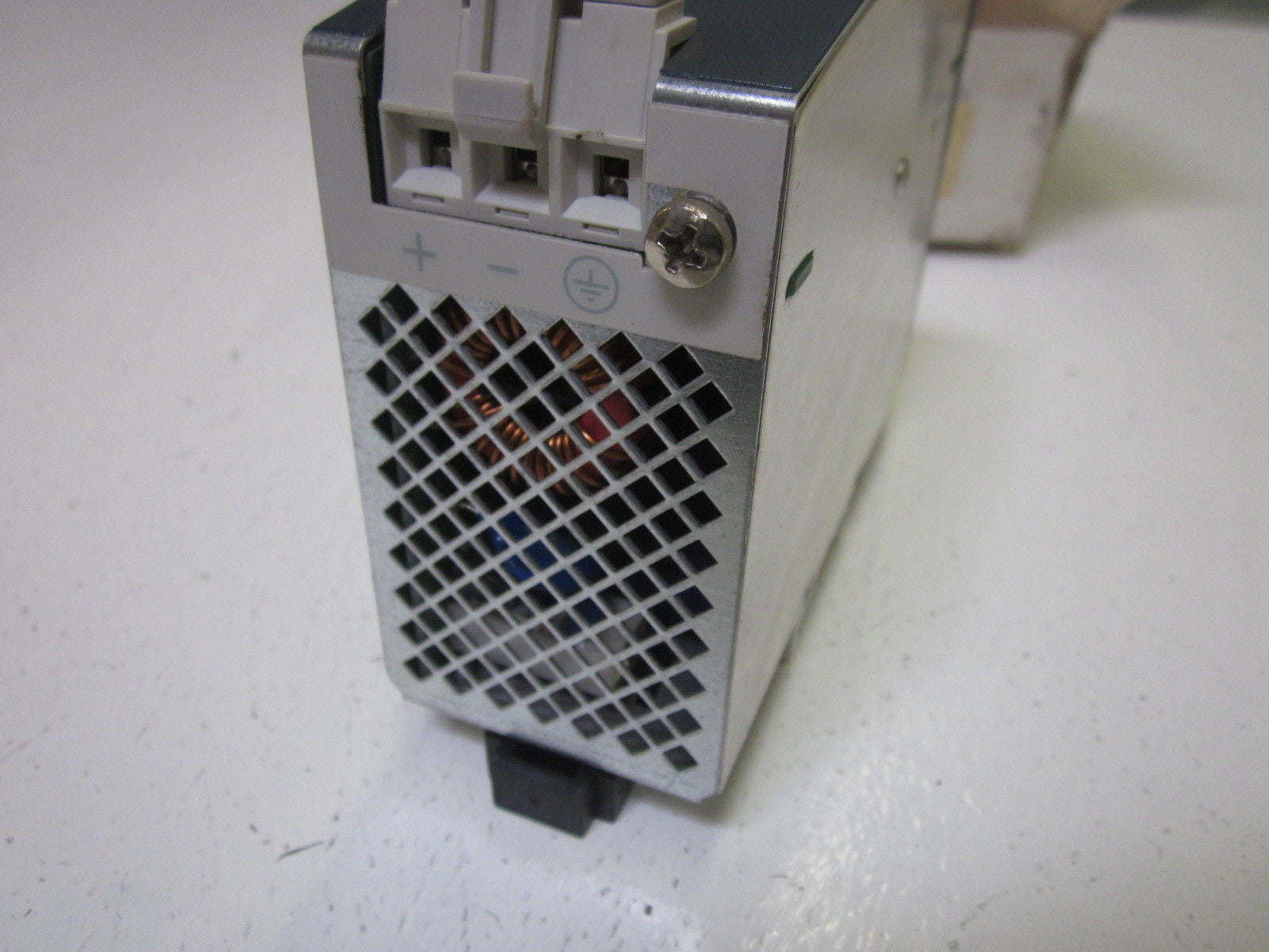 SOLA SDN8-5-24 *NEW IN BOX*