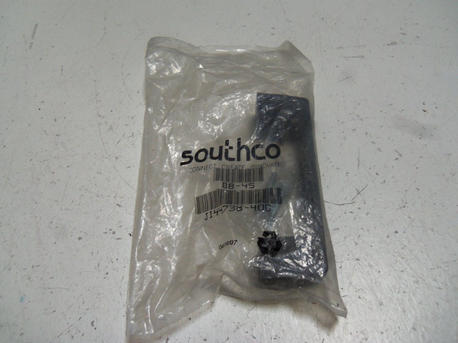 SOUTHCO B8-45 HANDLE *NEW IN FACTORY BAG*