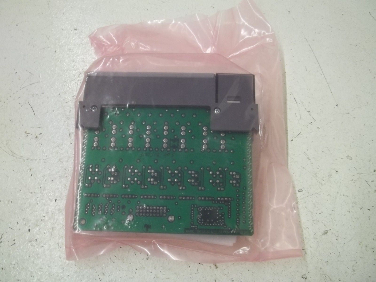 SPECTRUM 1746SC-OAP8I 8-POINT SER.B ISOLATED OUTPUT MODULE *NEW IN BOX*