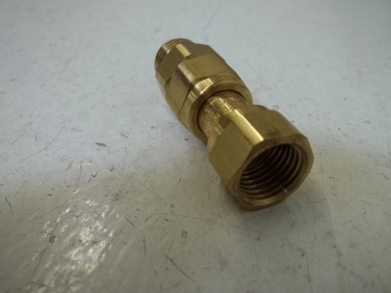 SPRAY SYSTEM CO. 11990-1/4-NPS SWIVEL *NEW NO BOX*