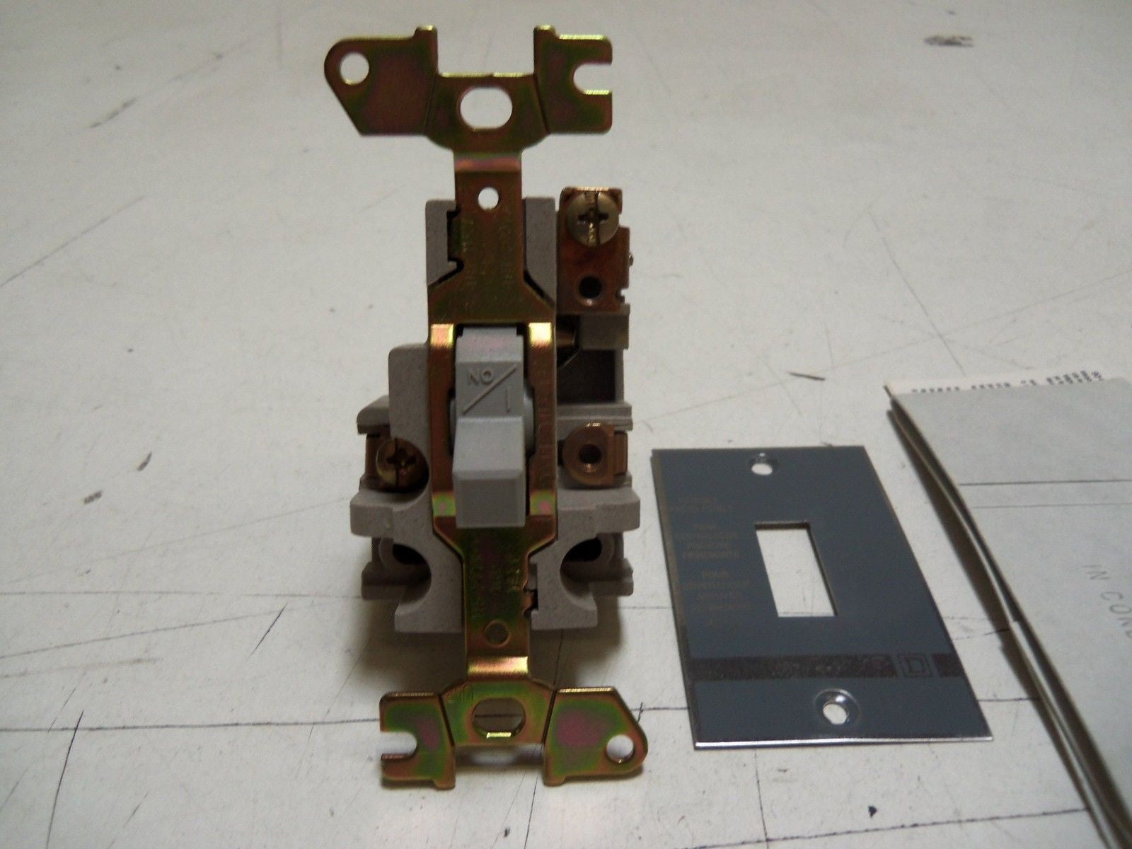 SQUARE D 2510FO1 STARTER  *NEW IN BOX*