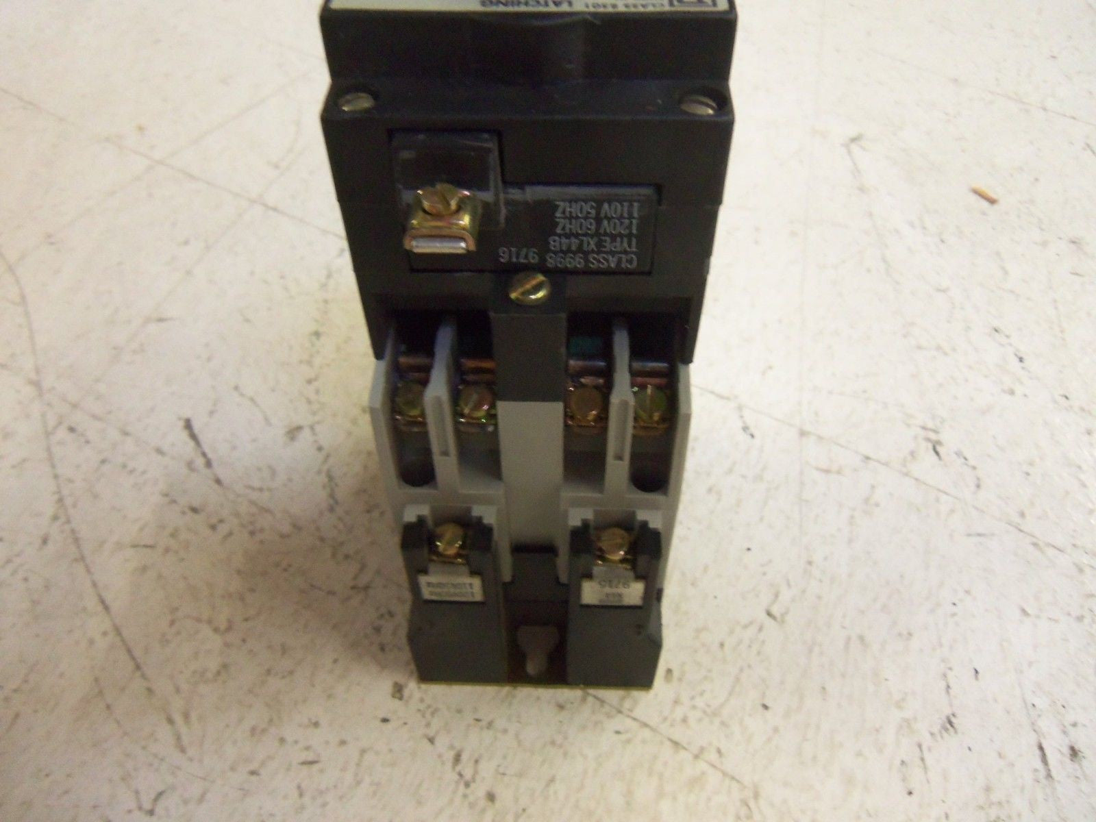 SQUARE D 8501XO20XLV02 RELAY *NEW NO BOX*