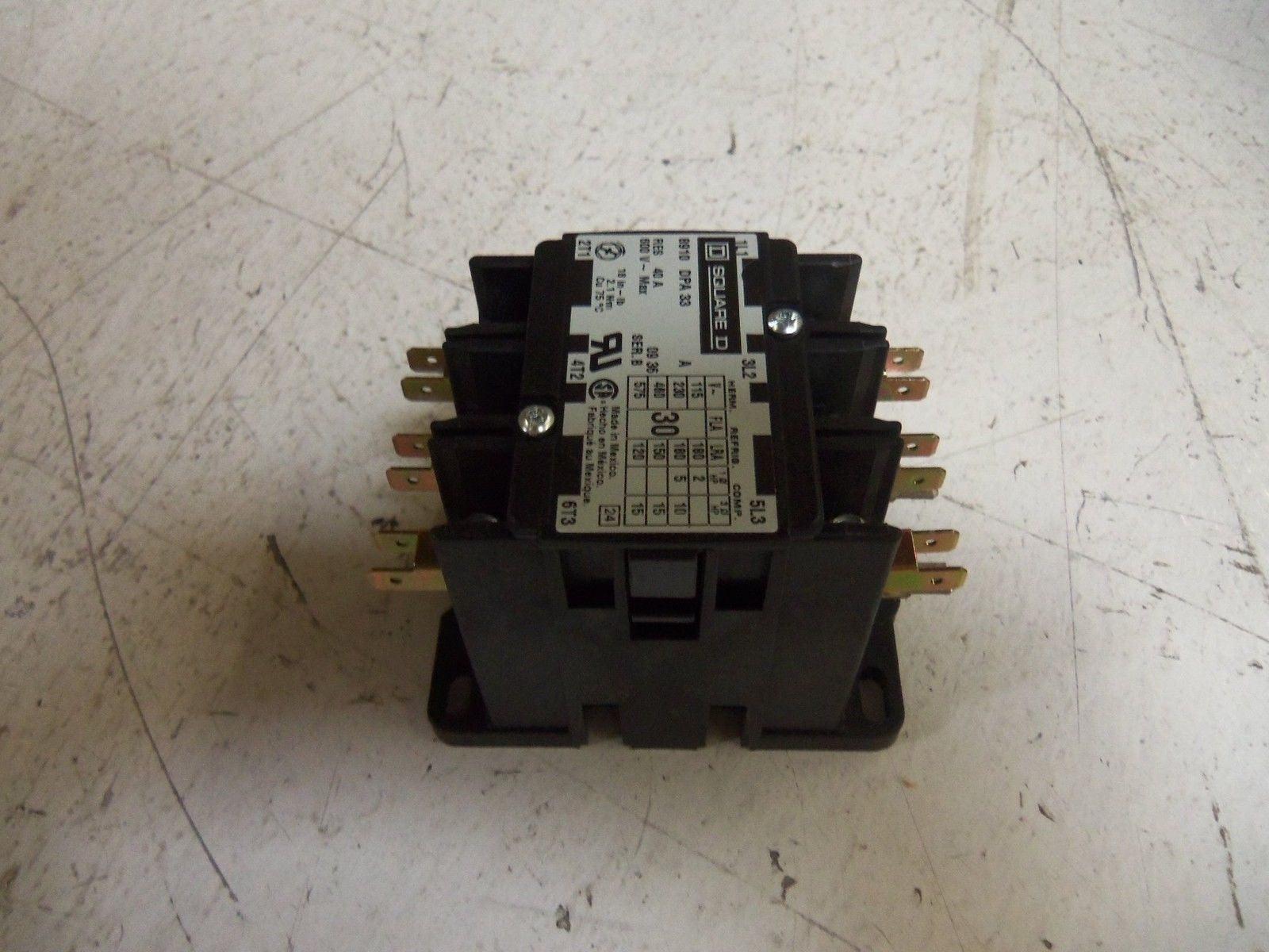 SQUARE D 8910DPA33V02 CONTACTOR *NEW IN BOX*
