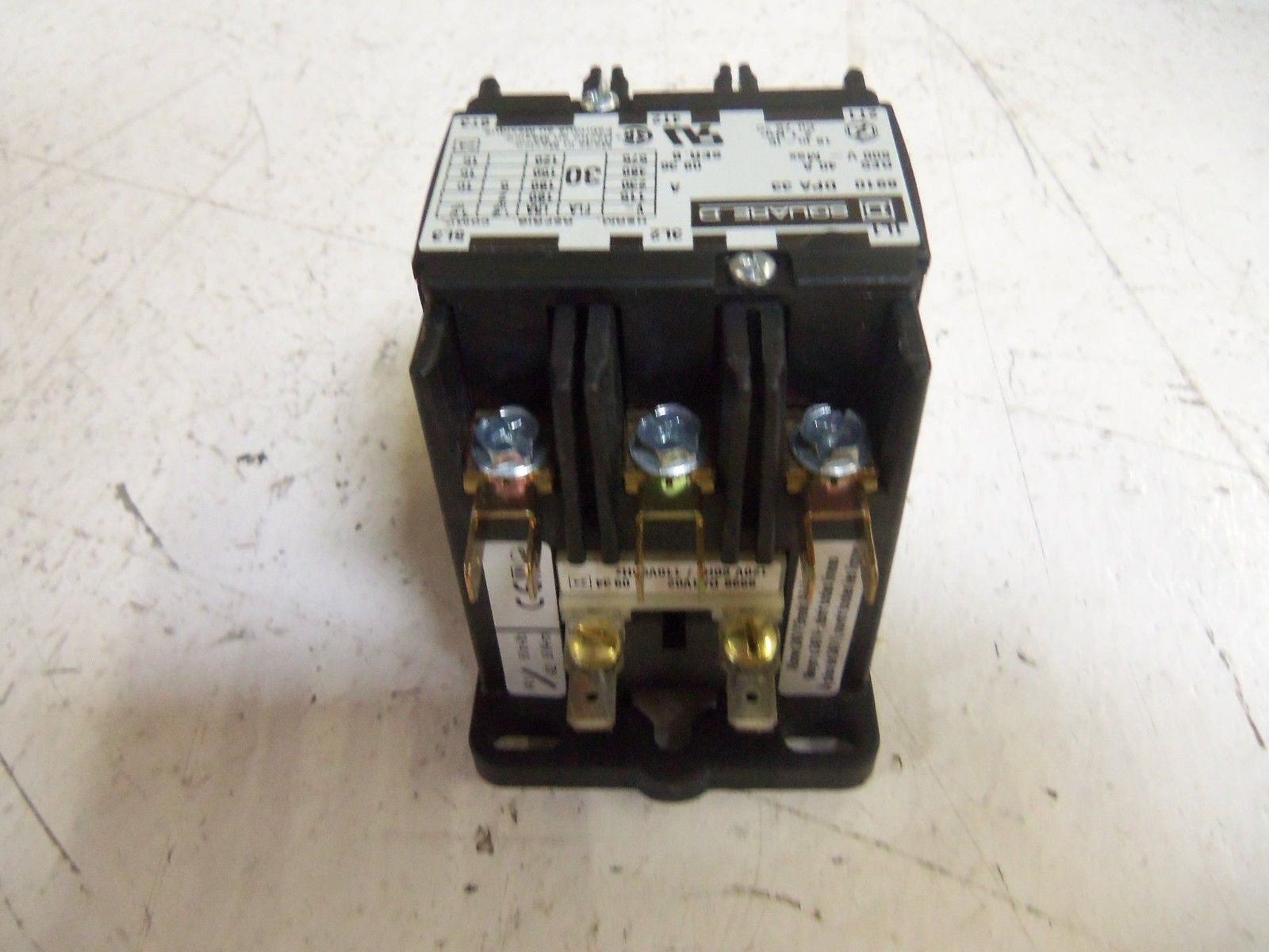 SQUARE D 8910DPA33V02 CONTACTOR *NEW IN BOX*