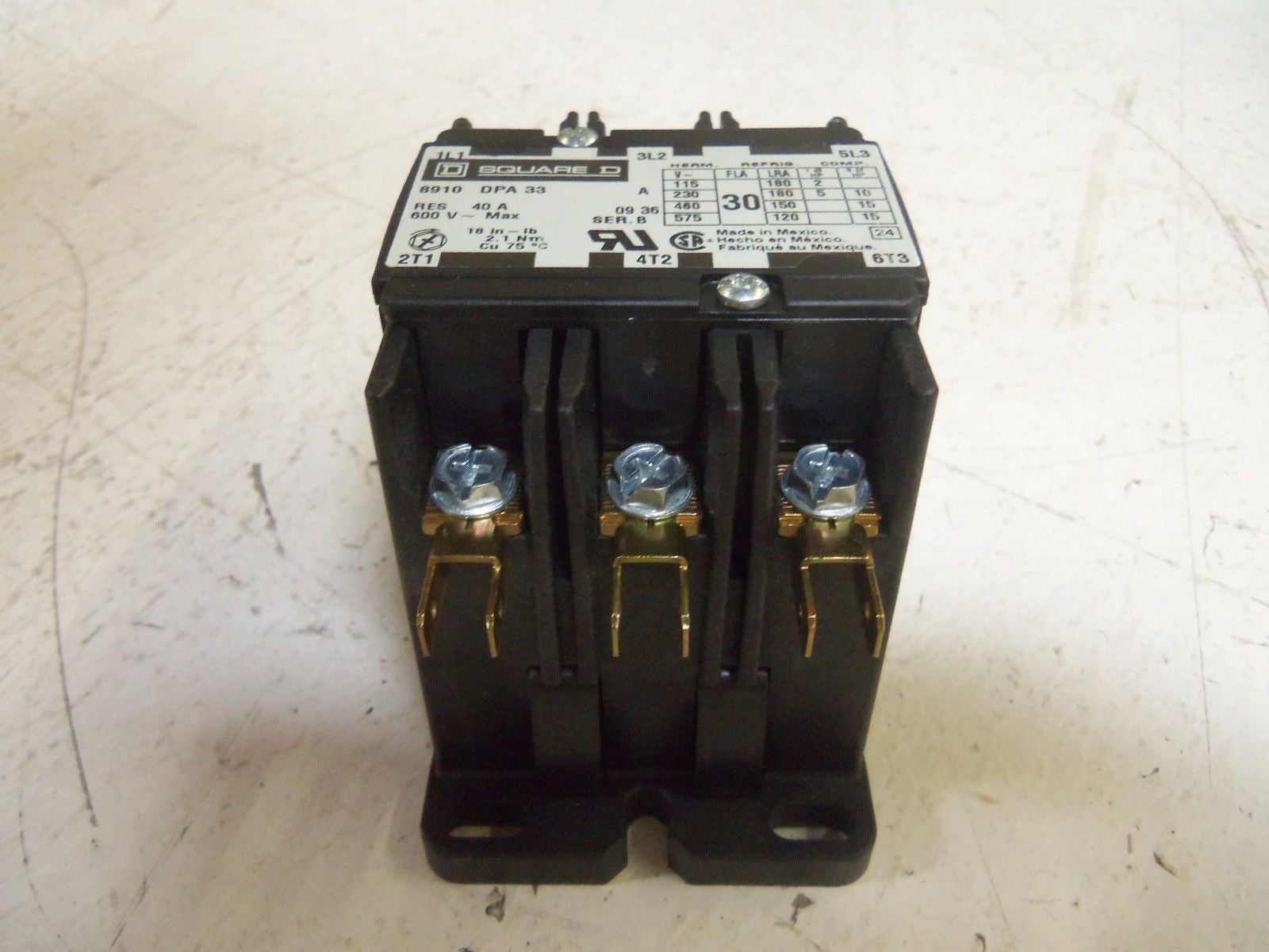 SQUARE D 8910DPA33V02 CONTACTOR *NEW IN BOX*