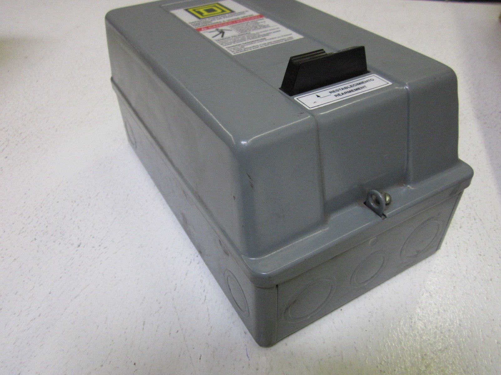 SQUARE D 8911DPSG13V02 SER.B STARTER 3 POLE NEMA 1 ENCLOSURE *NEW NO BOX*