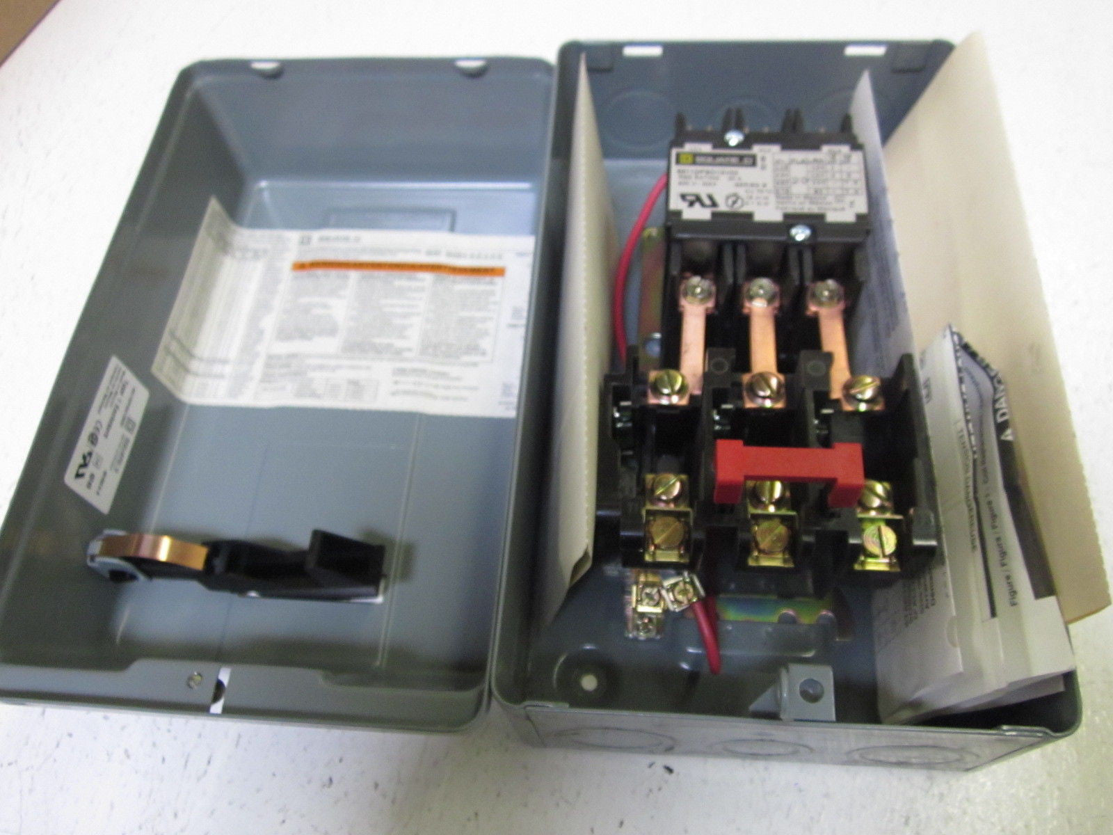 SQUARE D 8911DPSG13V02 SER.B STARTER 3 POLE NEMA 1 ENCLOSURE *NEW NO BOX*
