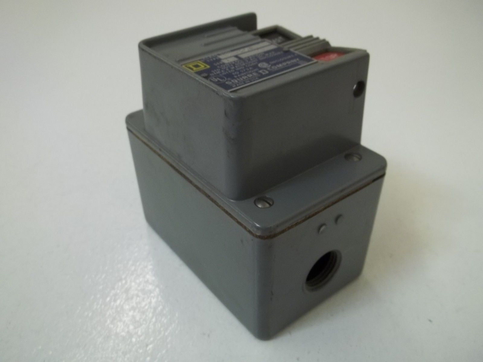 SQUARE D 9001-BW-204 SER.A *USED*