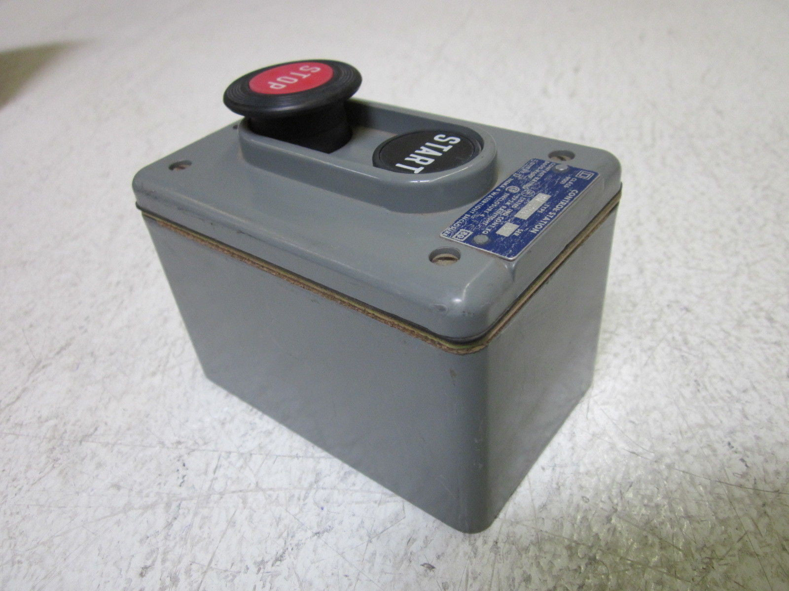 SQUARE D 9001-BW-250 SER.A RAIN TIGHT ENCLOSURE *USED*