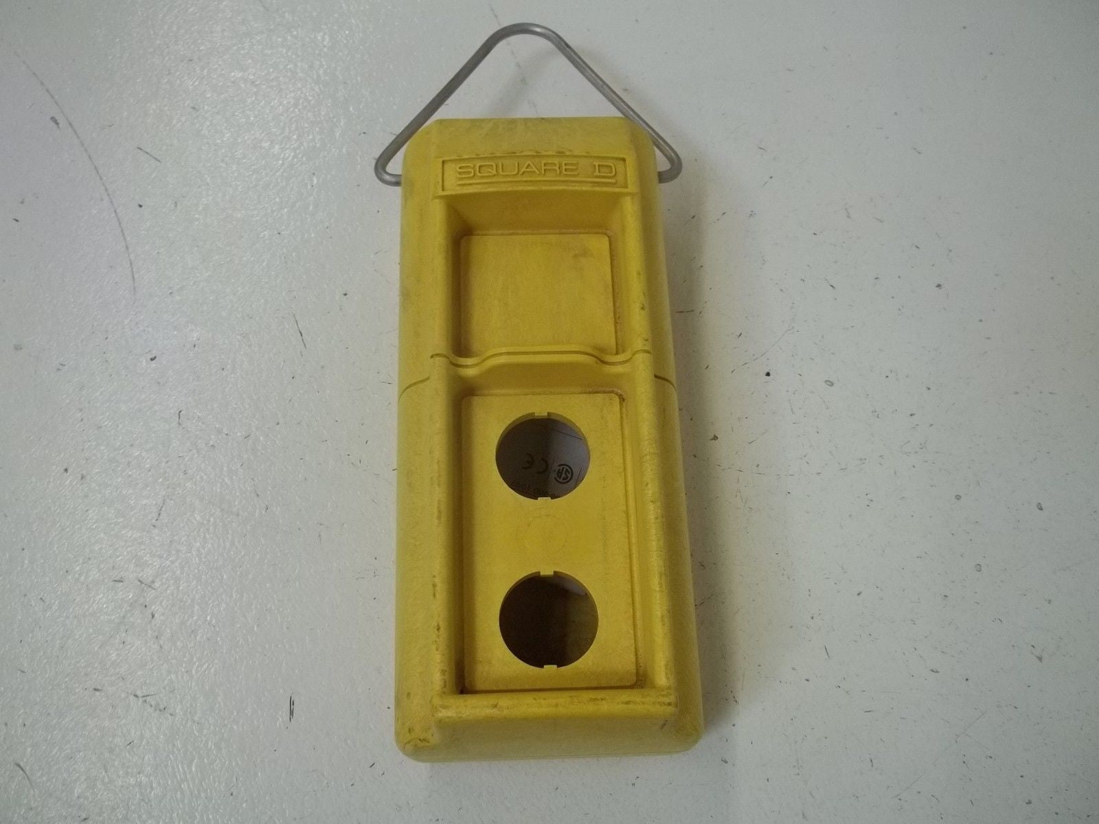 SQUARE D 9001-SKYP2 SER.B PENDANT STATION ENCLOSURE *USED*