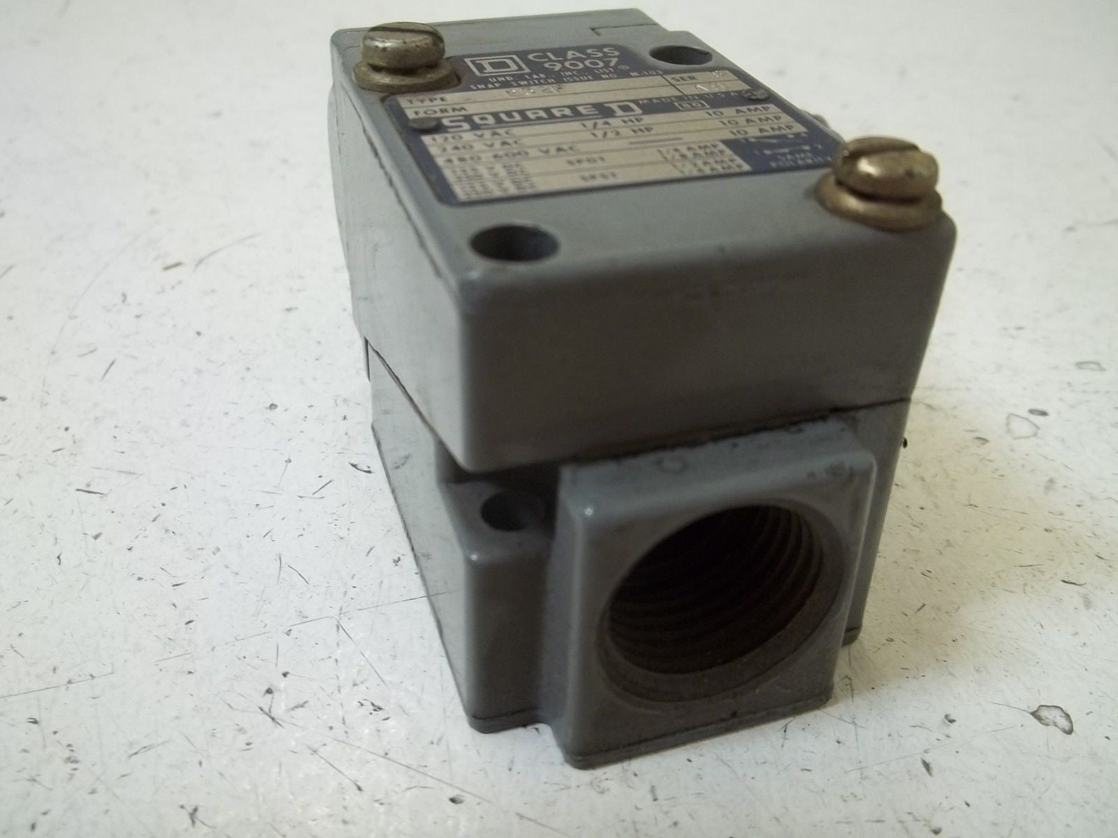 SQUARE D 9007-B52F SER.B LIMIT SWITCH *USED*