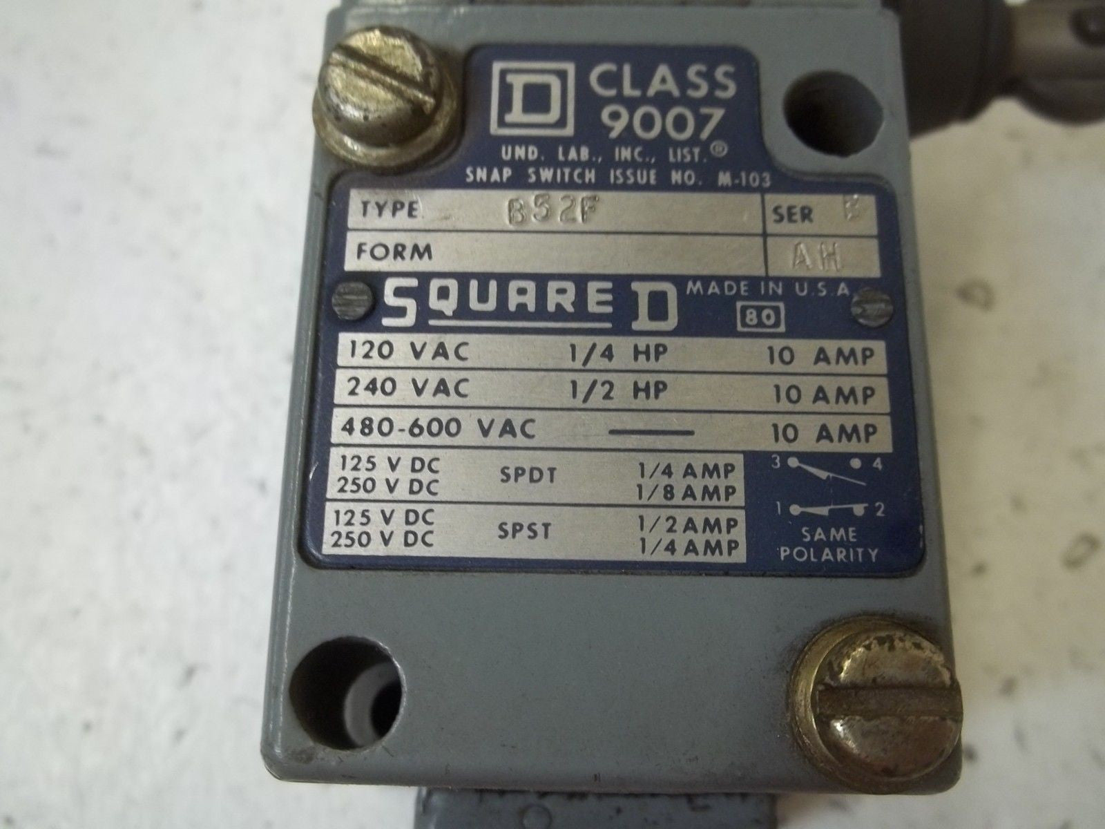 SQUARE D 9007-B52F SER.B LIMIT SWITCH *USED*