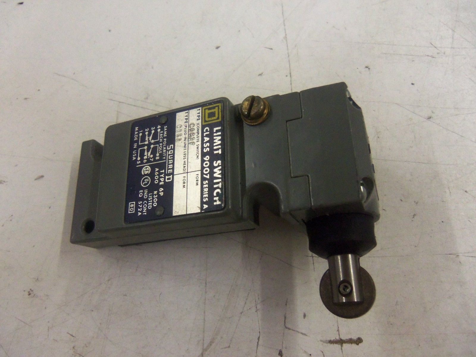 SQUARE D 9007-CO62F LIMIT SWITCH *NEW NO BOX*