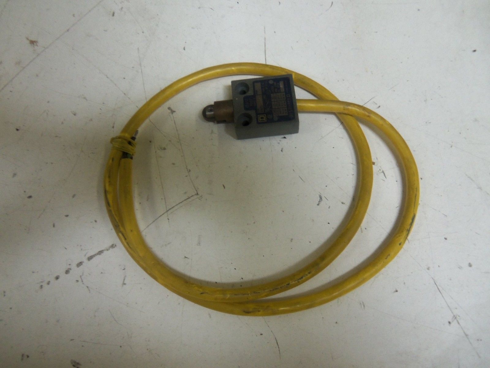 SQUARE D 9007-XA7303D ENCLOSED REED SWITCH *NEW NO BOX*