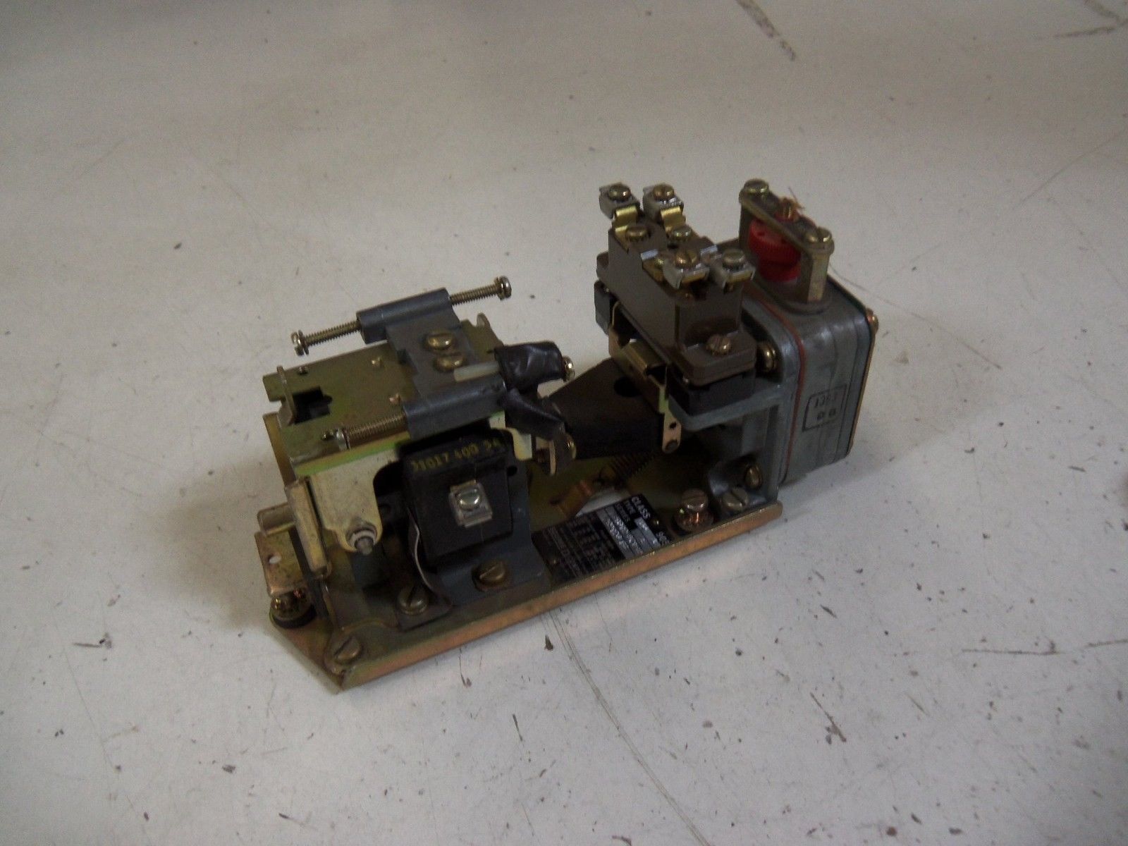 SQUARE D 9050-B0-3E *USED*