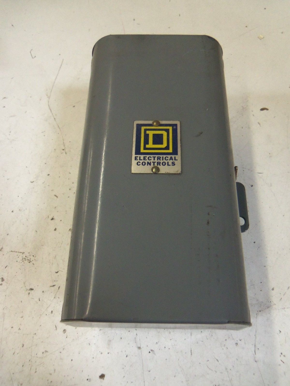 SQUARE D 9050-BG4E *NEW NO BOX*