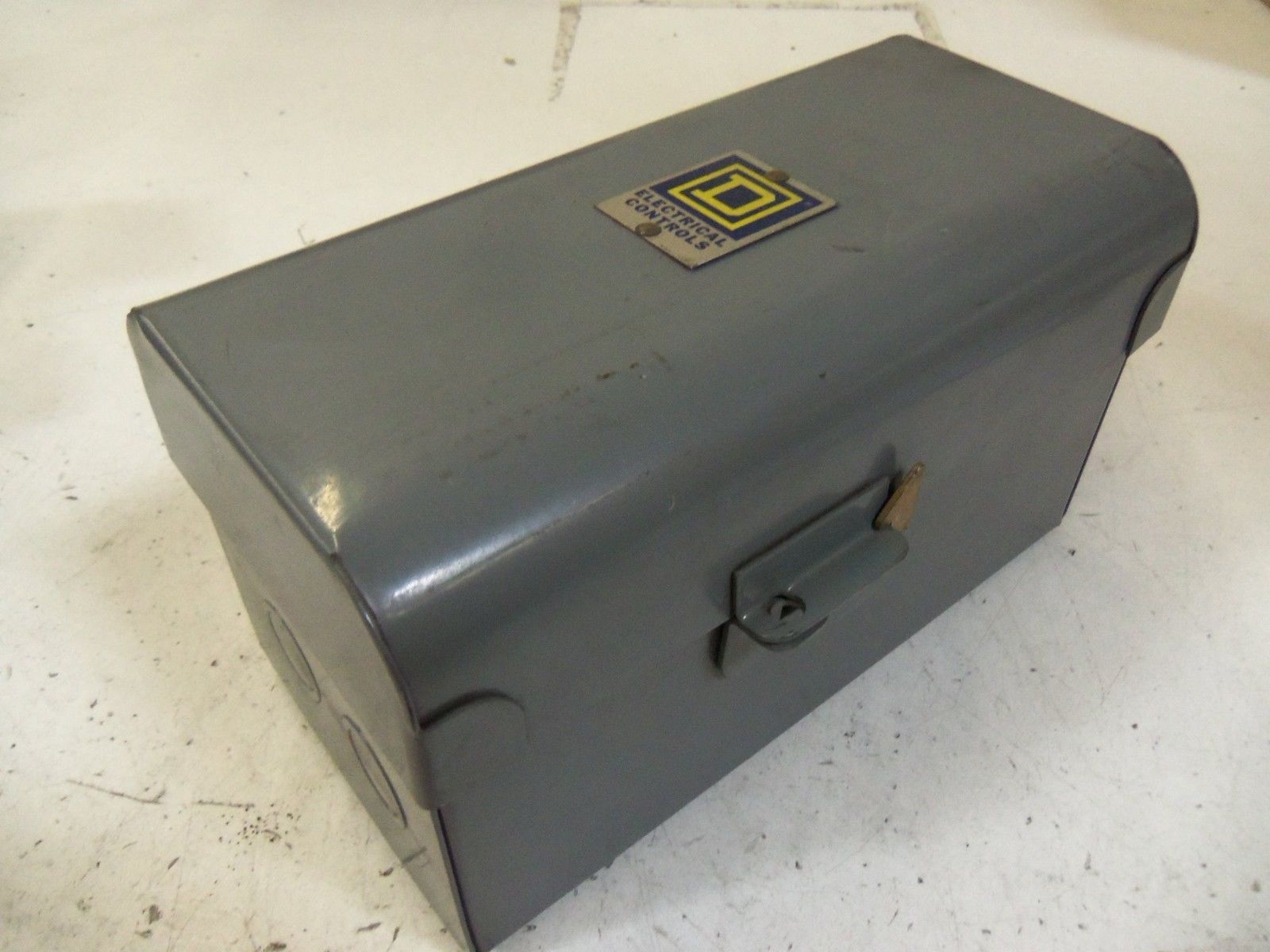 SQUARE D 9050-BG4E *NEW NO BOX*