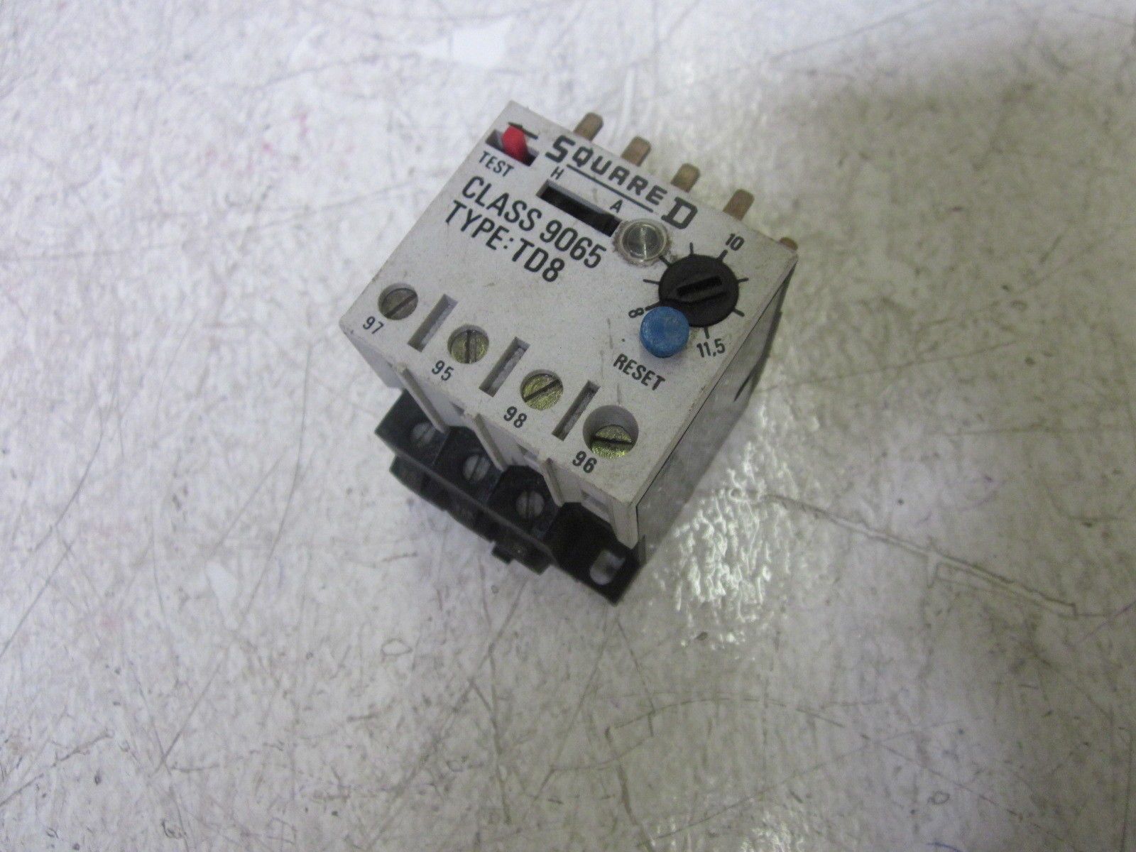 SQUARE D 9065-TD8 THERMAL OVERLOAD RELAY *USED*