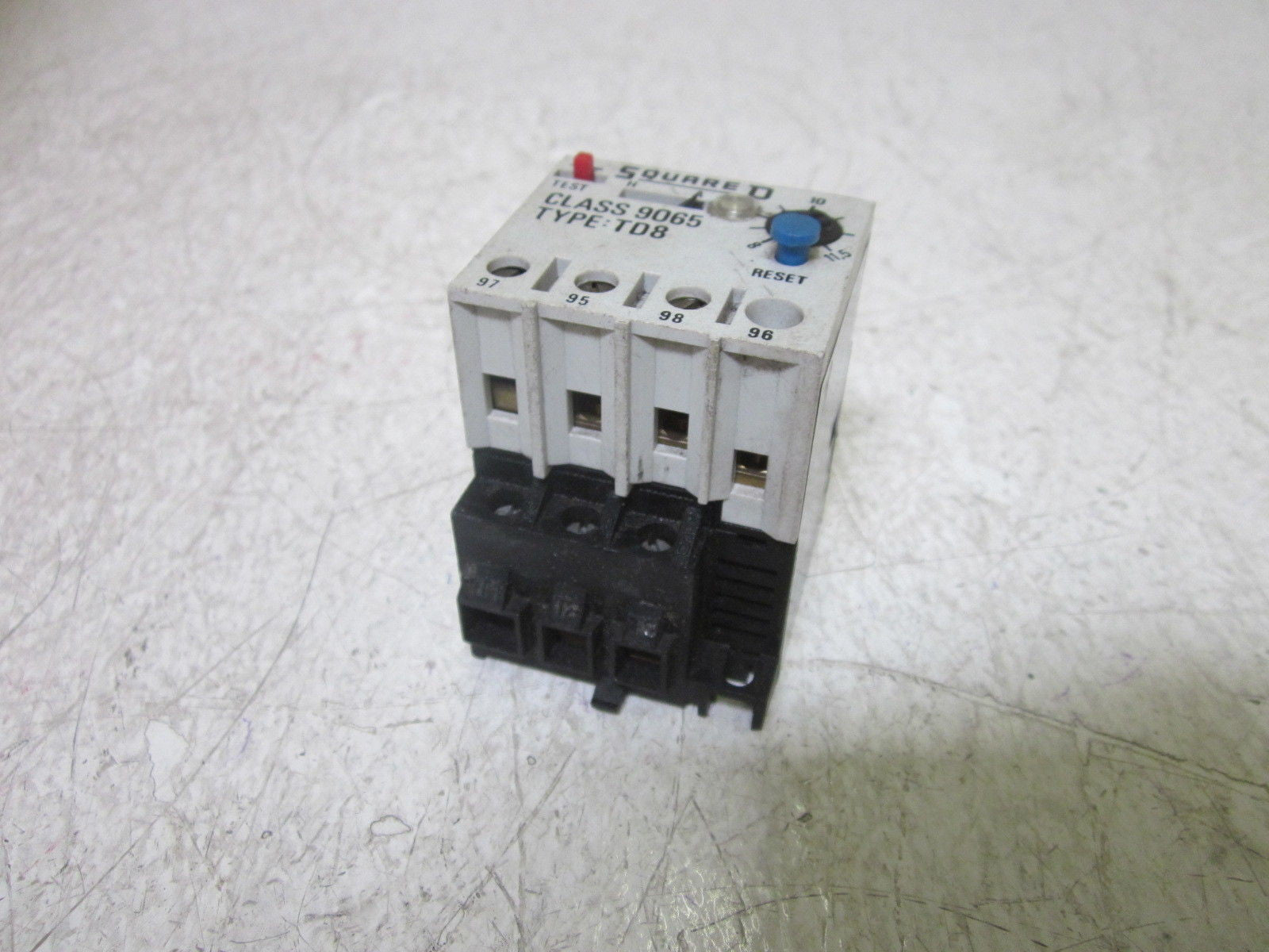 SQUARE D 9065-TD8 THERMAL OVERLOAD RELAY *USED*