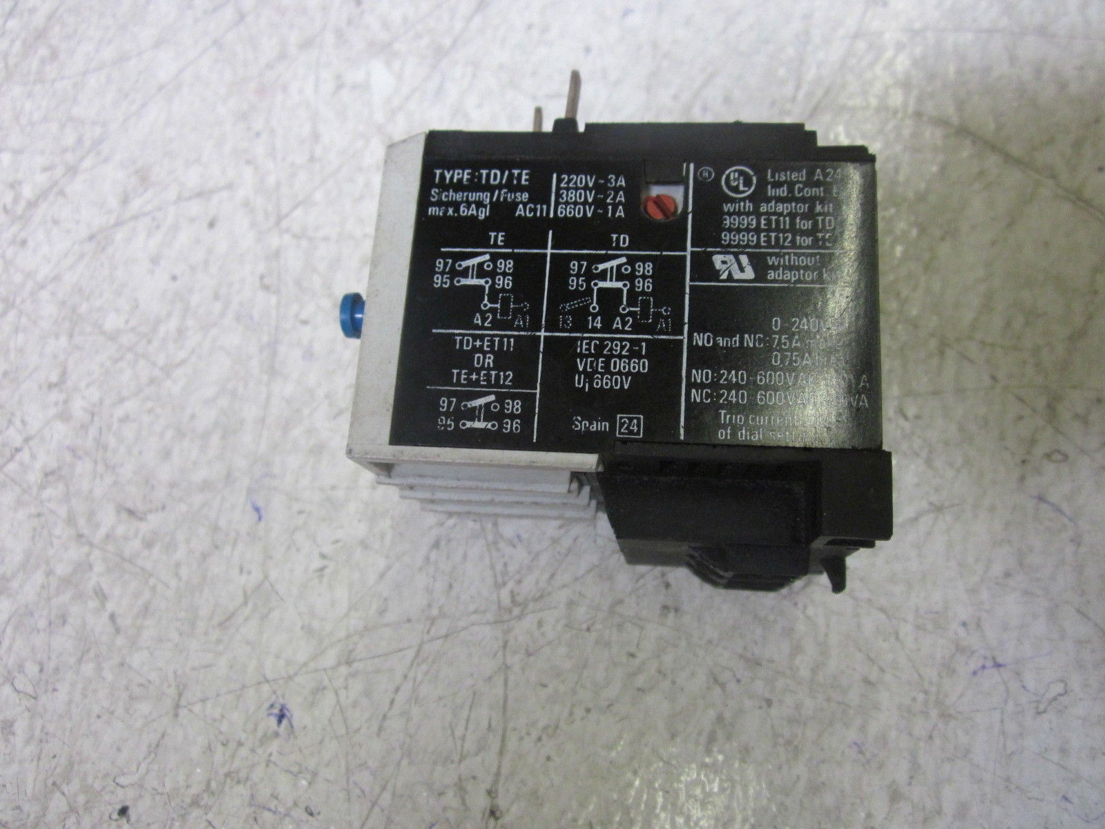 SQUARE D 9065-TD8 THERMAL OVERLOAD RELAY *USED*