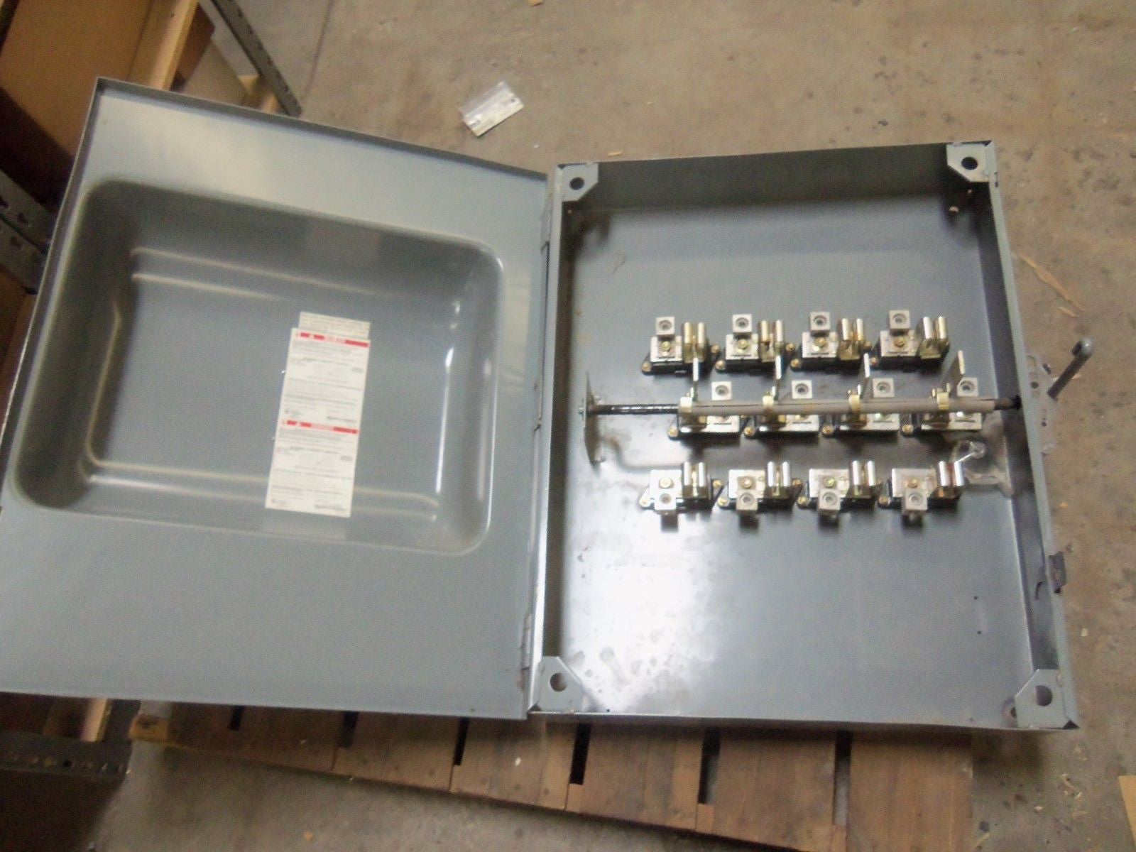 SQUARE D 92454 SAFETY SWITCH *USED*