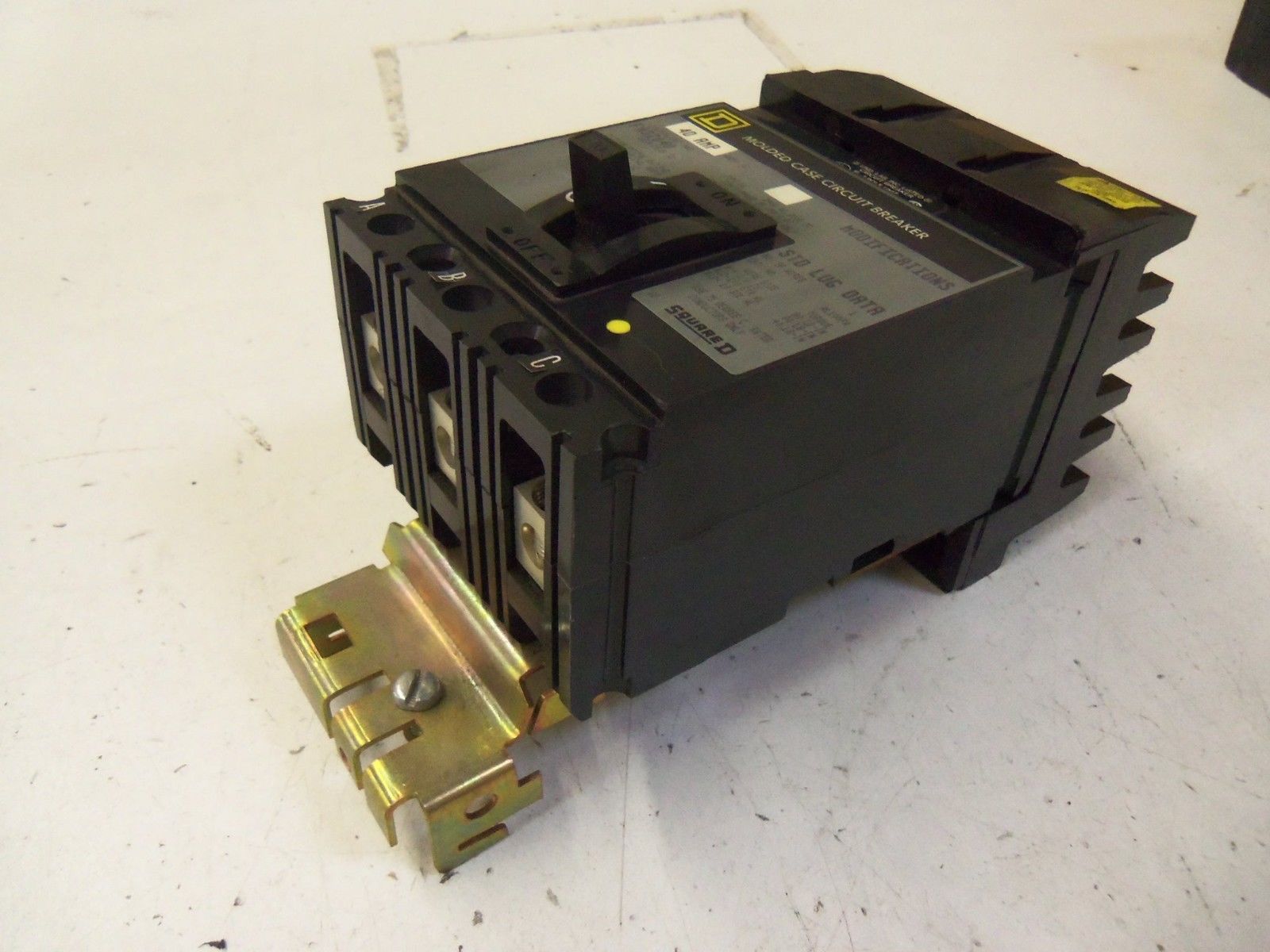 SQUARE D CIRCUIT BREAKER  FAL32040 *NEW NO BOX*
