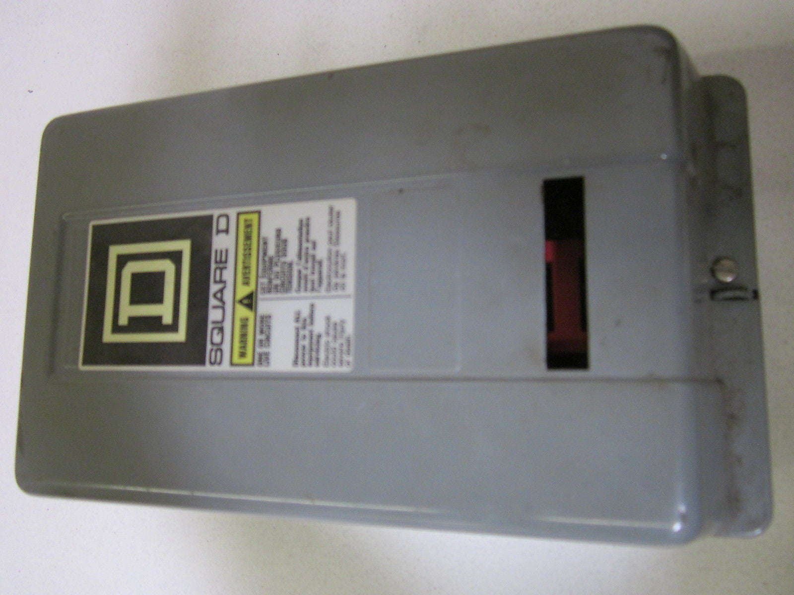 SQUARE D 8536-SBG2S MAGNETIC MOTOR STARTER WITH ENCLOSURE *USED*
