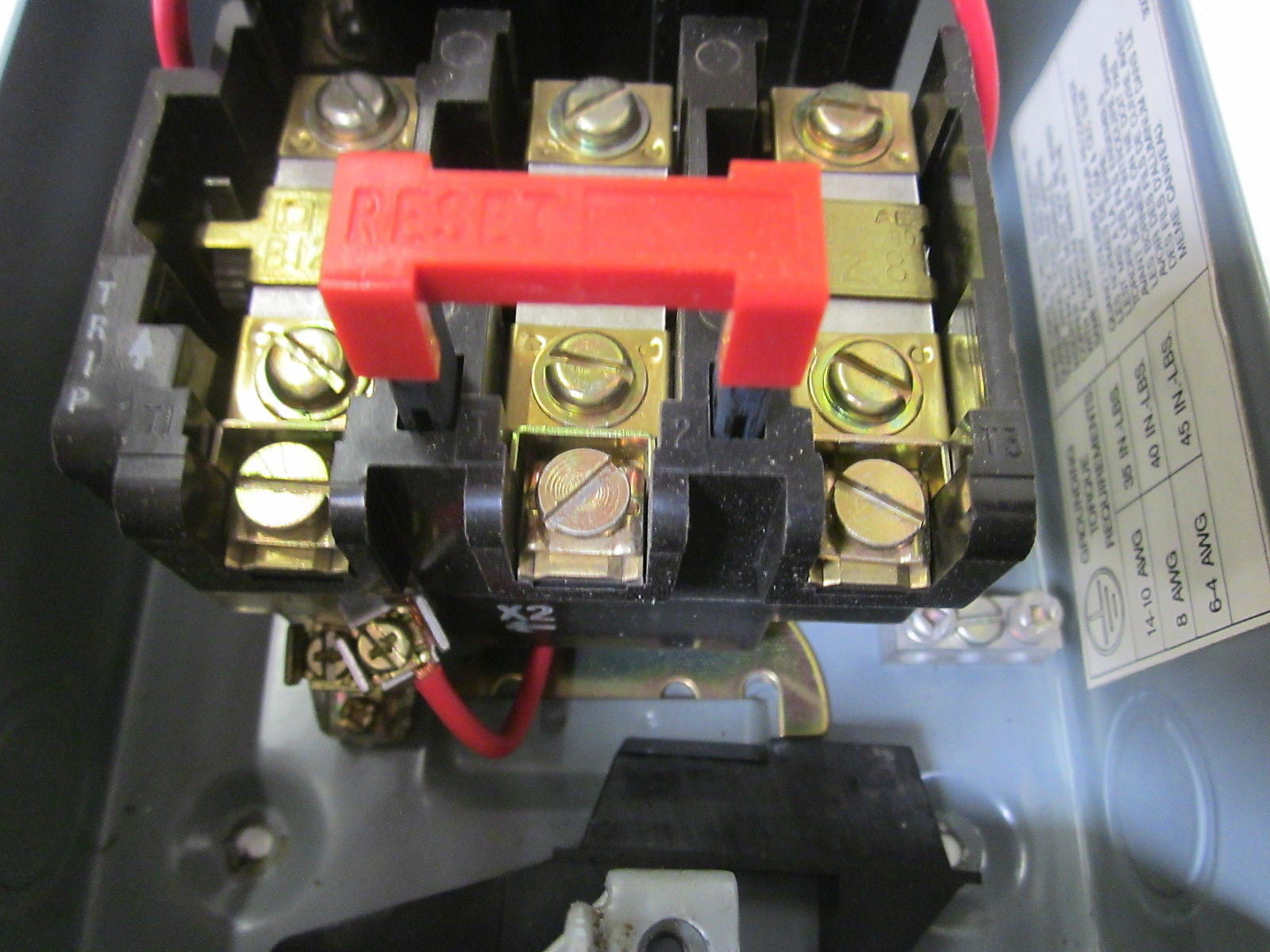 SQUARE D 8536-SBG2S MAGNETIC MOTOR STARTER WITH ENCLOSURE *USED*