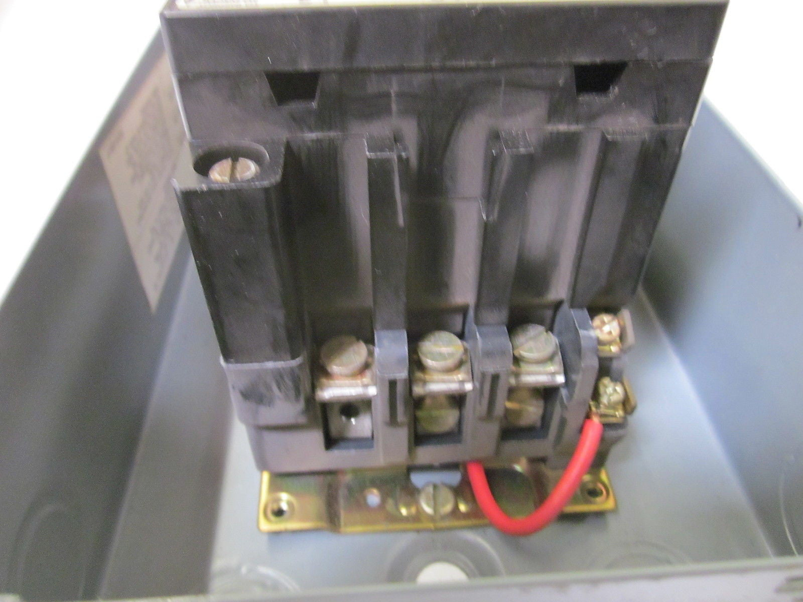SQUARE D 8536-SBG2S MAGNETIC MOTOR STARTER WITH ENCLOSURE *USED*
