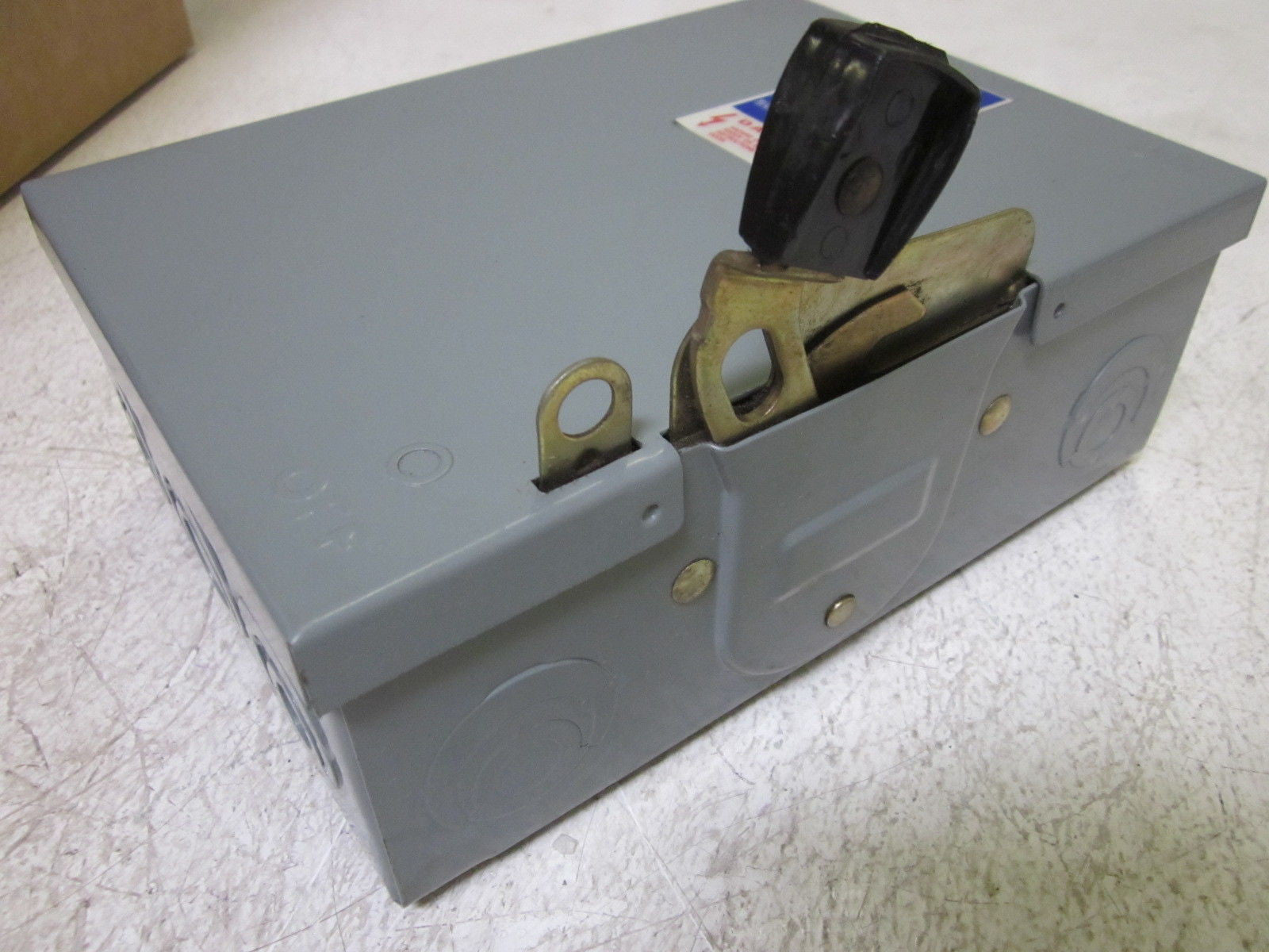 SQUARE D DU322 60A 240V SAFETY SWITCH *USED*