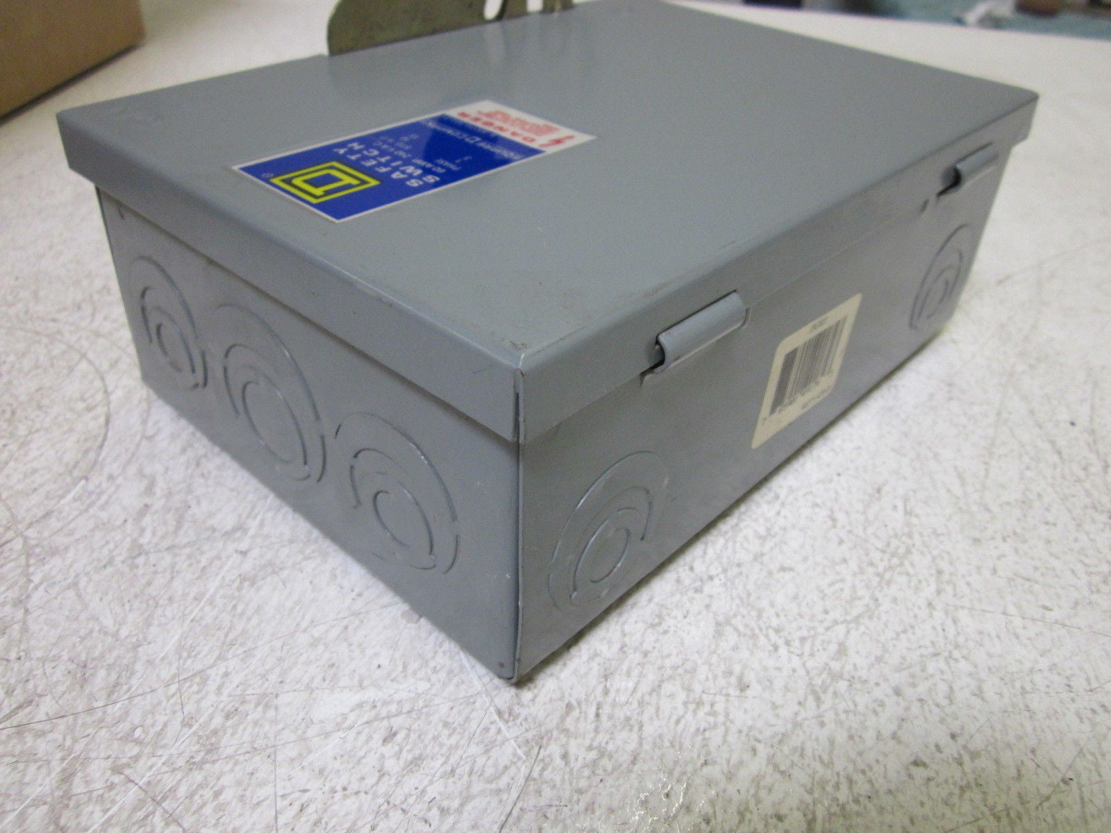 SQUARE D DU322 60A 240V SAFETY SWITCH *USED*