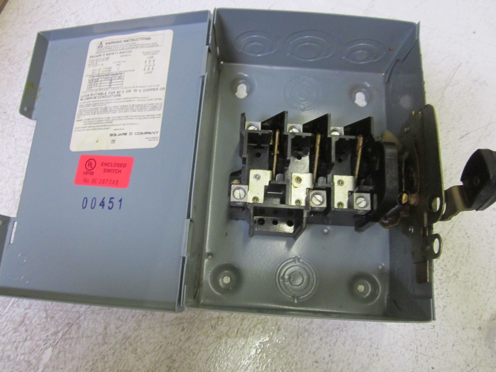 SQUARE D DU322 60A 240V SAFETY SWITCH *USED*