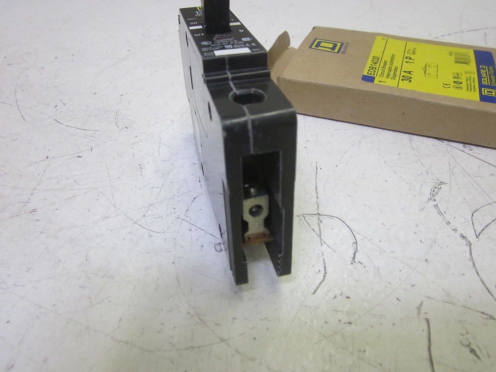 SQUARE D EDB14030 CIRCUIT BREAKER 30A 1P *NEW IN BOX*