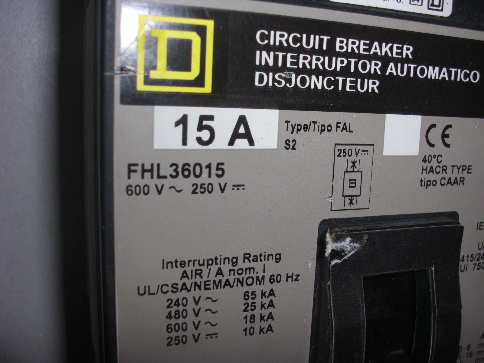 SQUARE D FHL36015 CIRCUIT BREAKER *NEW NO BOX*