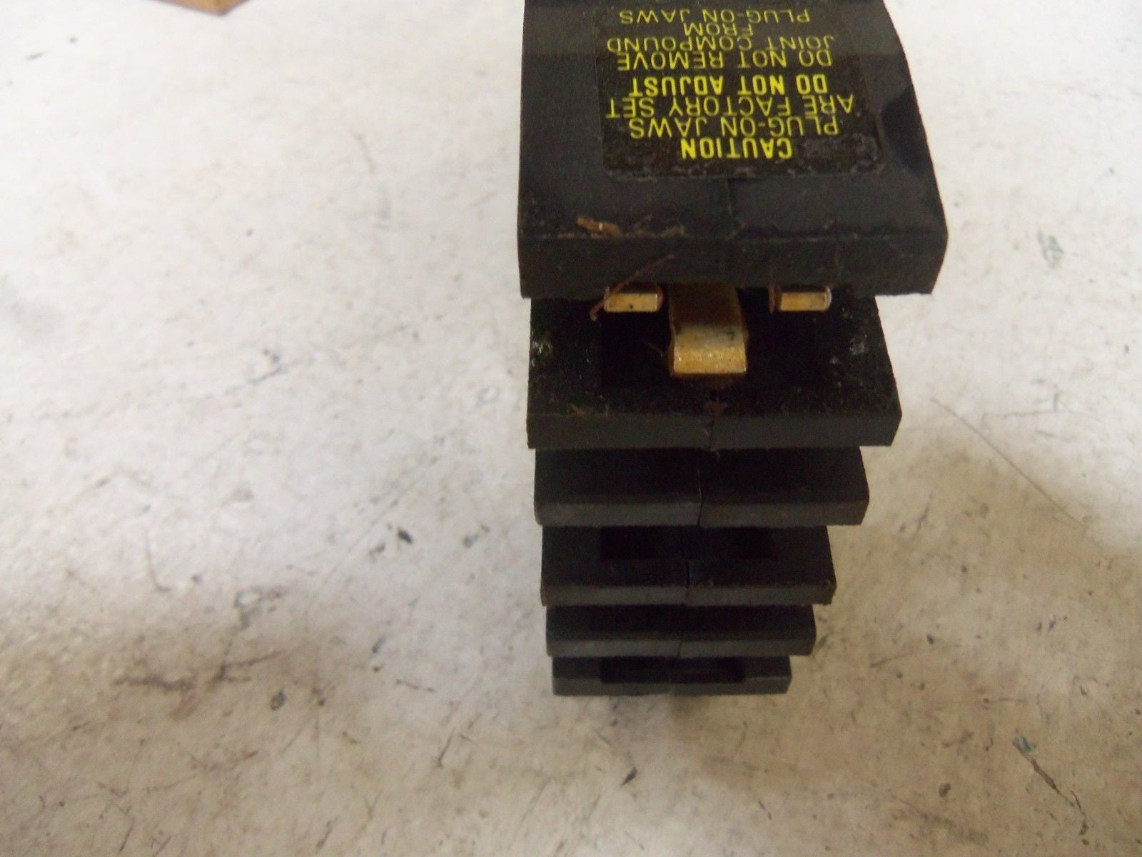 SQUARE D FY14020A CIRCUIT BREAKER 20A *NEW IN BOX*