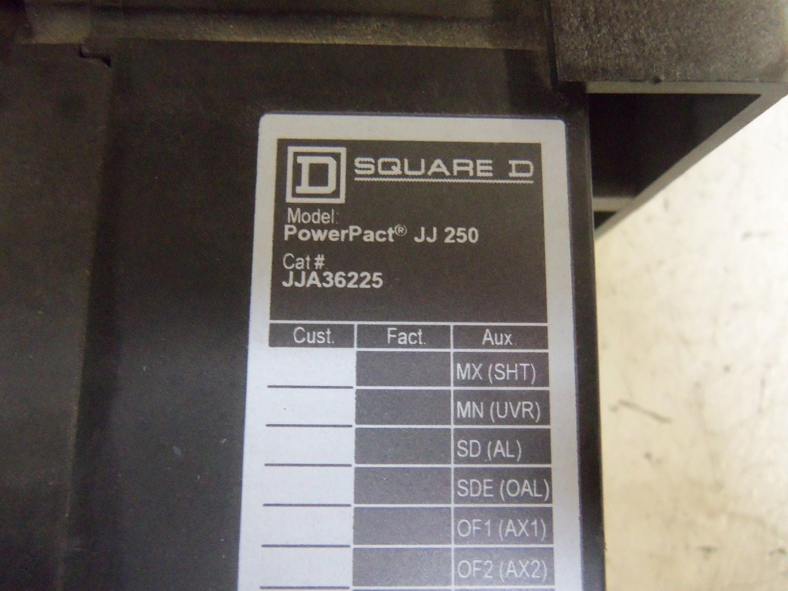 SQUARE D JJA36225 CIRCUIT BREAKER *USED*