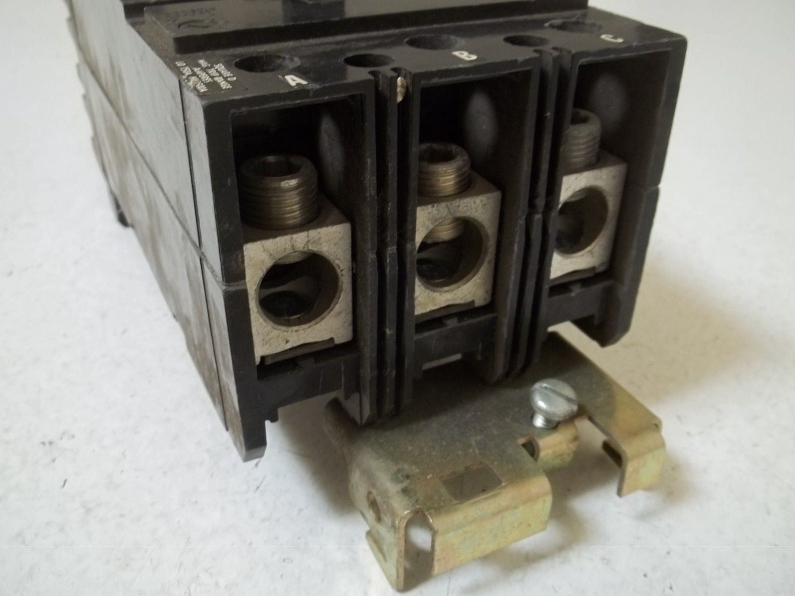 SQUARE D KH36150 CIRCUIT BREAKER *USED*