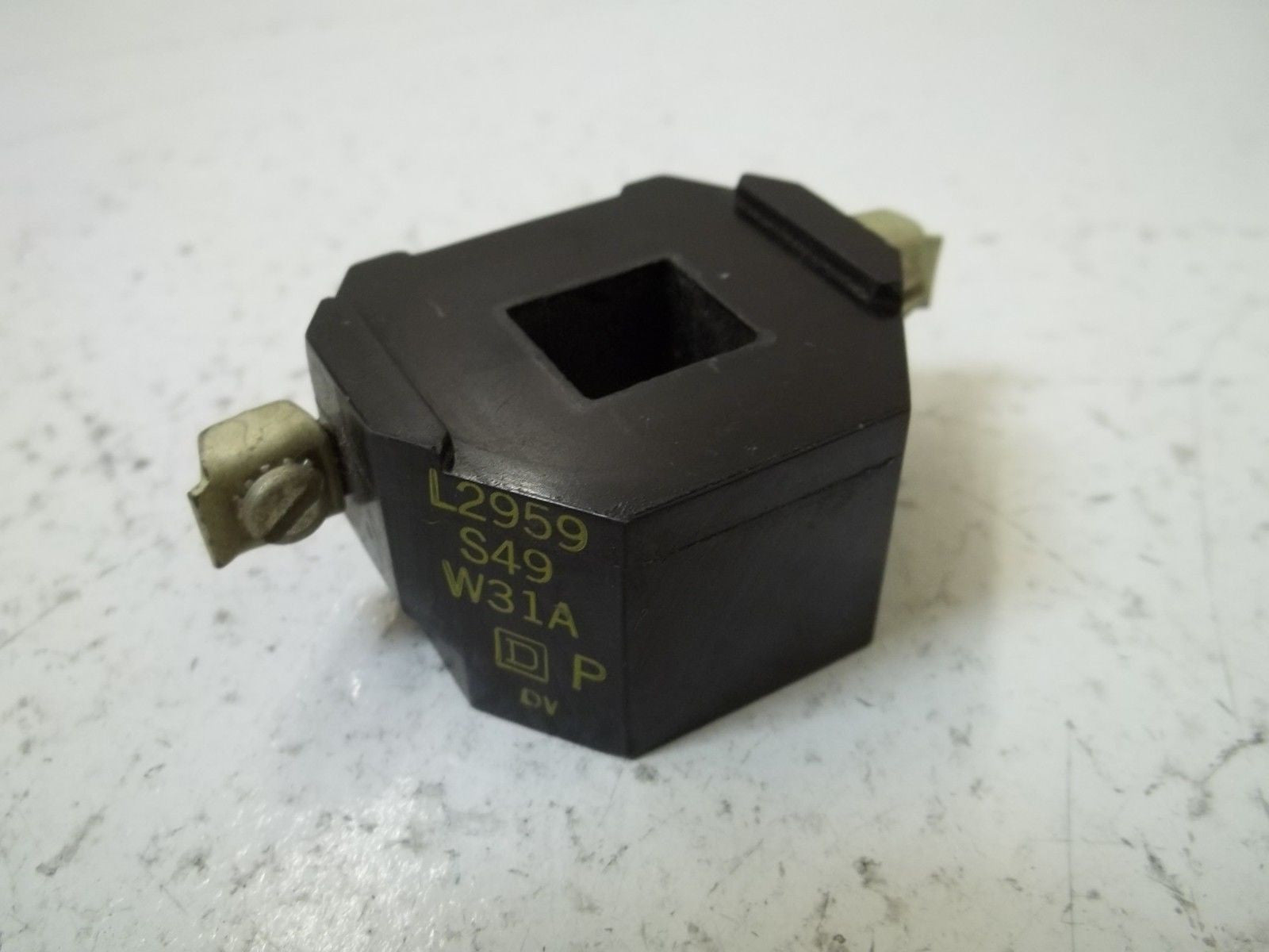 SQUARE D L295-S49-W31A 120V COIL *USED*