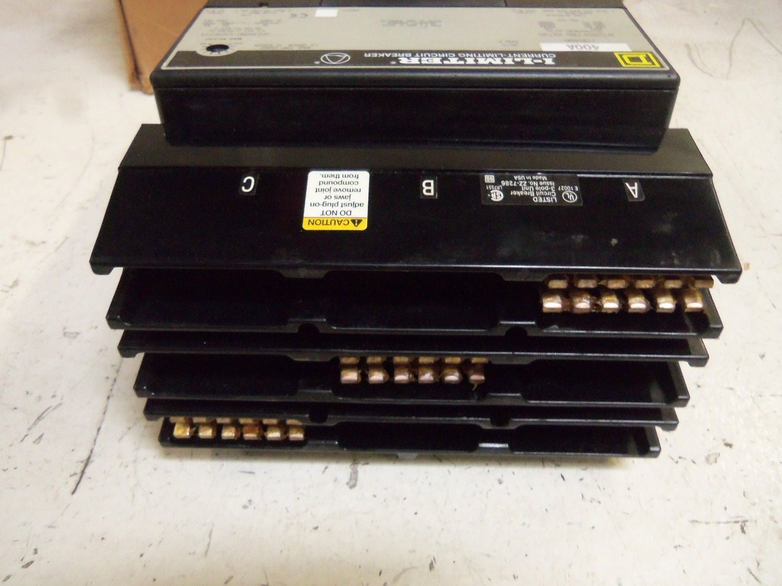 SQUARE D LI36400 CIRCUIT BREAKER *NEW IN BOX*