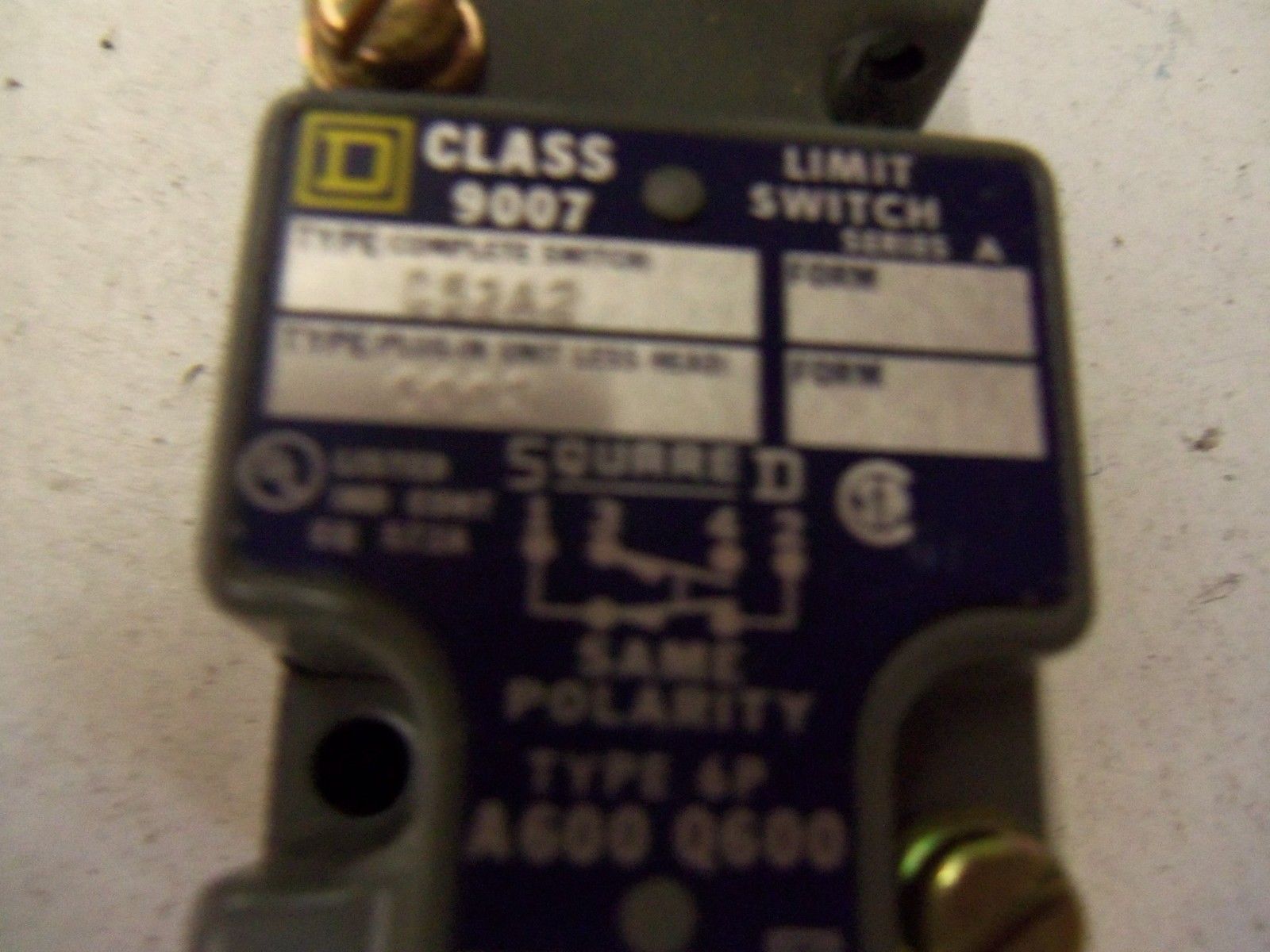 SQUARE D LIMIT SWITCH 9007-C52A2 *NEW IN BOX*